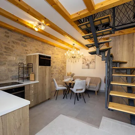 Fjaka Stone House Apartment Kastela